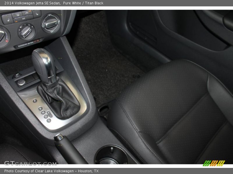 Pure White / Titan Black 2014 Volkswagen Jetta SE Sedan