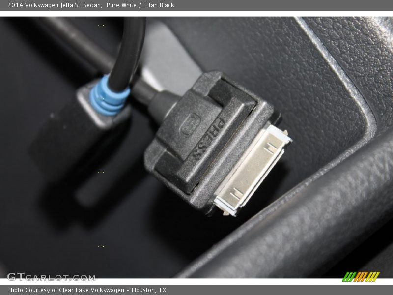 Pure White / Titan Black 2014 Volkswagen Jetta SE Sedan