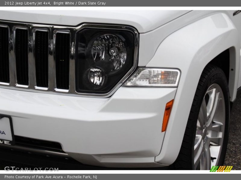 Bright White / Dark Slate Gray 2012 Jeep Liberty Jet 4x4