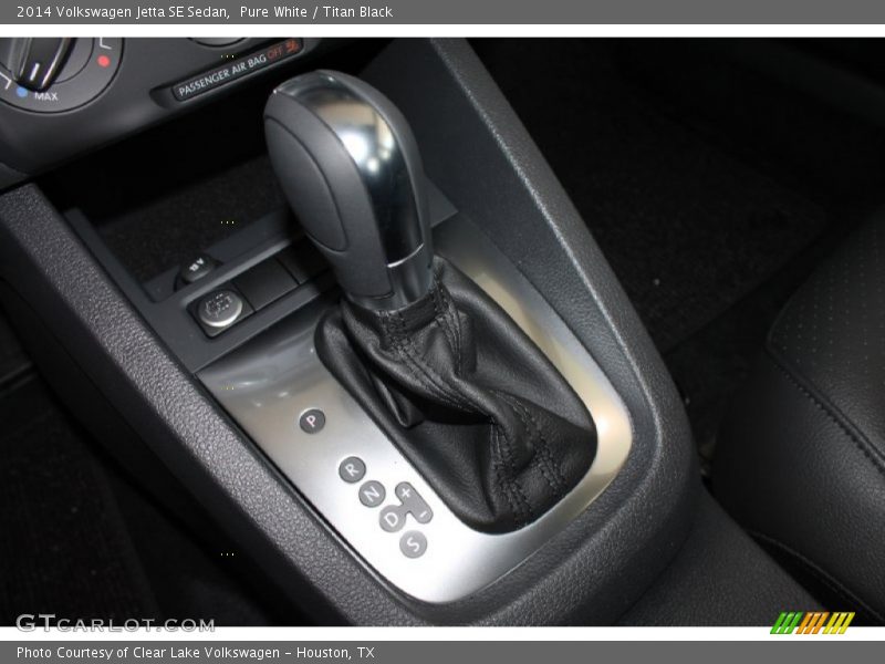 Pure White / Titan Black 2014 Volkswagen Jetta SE Sedan