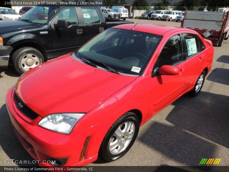 Front 3/4 View of 2006 Focus ZX4 ST Sedan