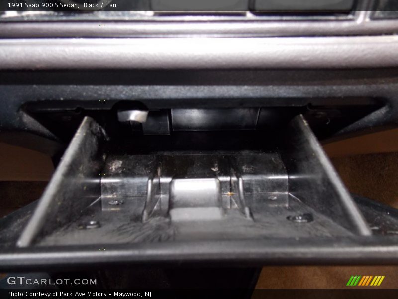 Black / Tan 1991 Saab 900 S Sedan