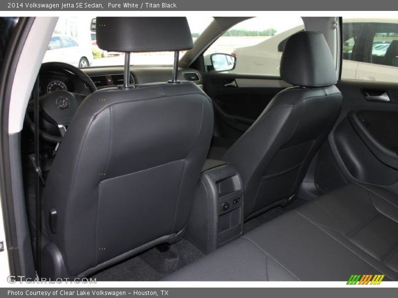 Pure White / Titan Black 2014 Volkswagen Jetta SE Sedan