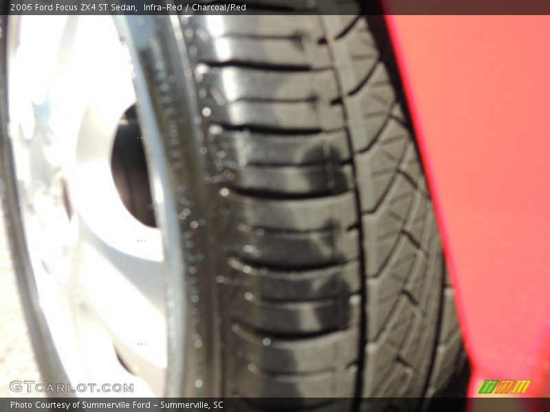 Infra-Red / Charcoal/Red 2006 Ford Focus ZX4 ST Sedan
