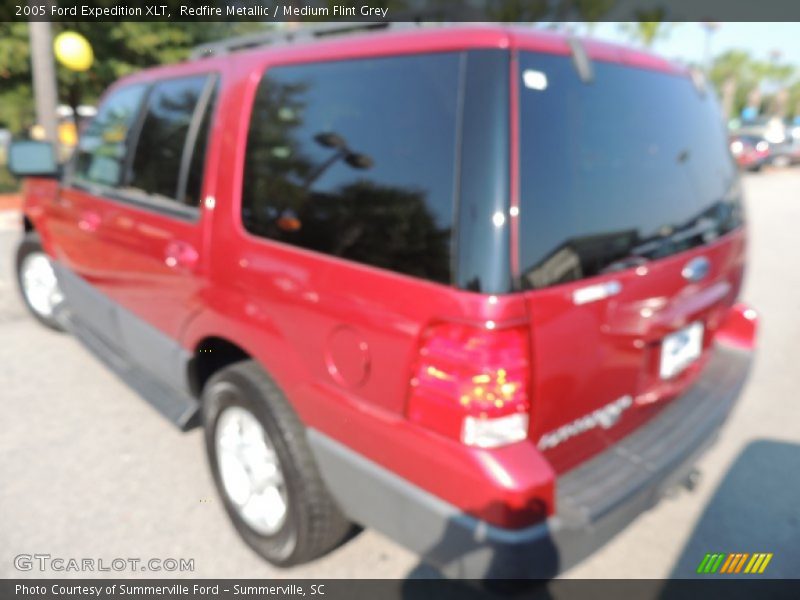 Redfire Metallic / Medium Flint Grey 2005 Ford Expedition XLT