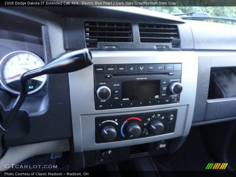 Controls of 2008 Dakota ST Extended Cab 4x4