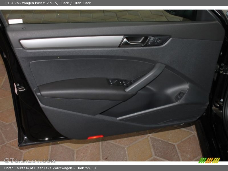 Black / Titan Black 2014 Volkswagen Passat 2.5L S