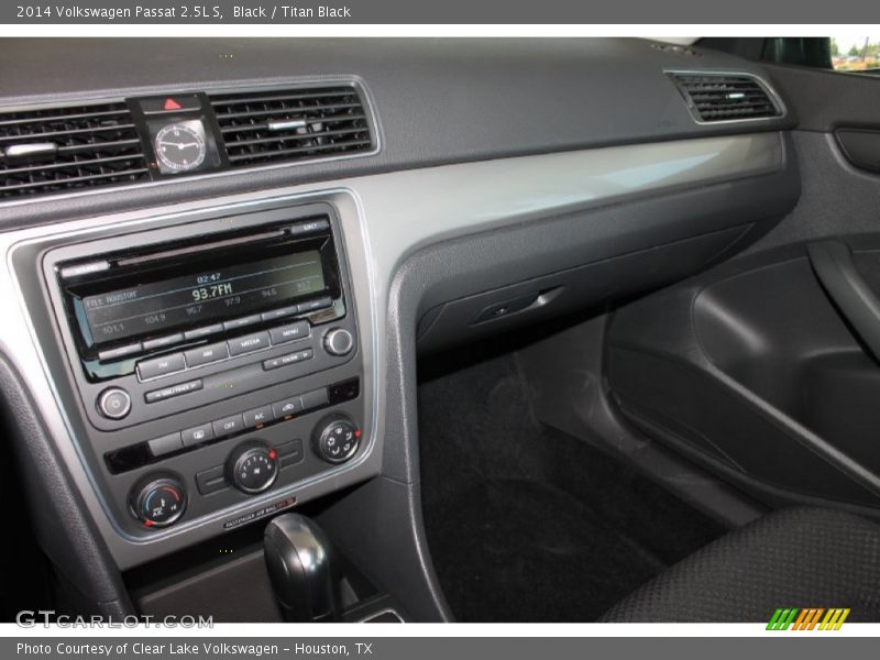 Black / Titan Black 2014 Volkswagen Passat 2.5L S
