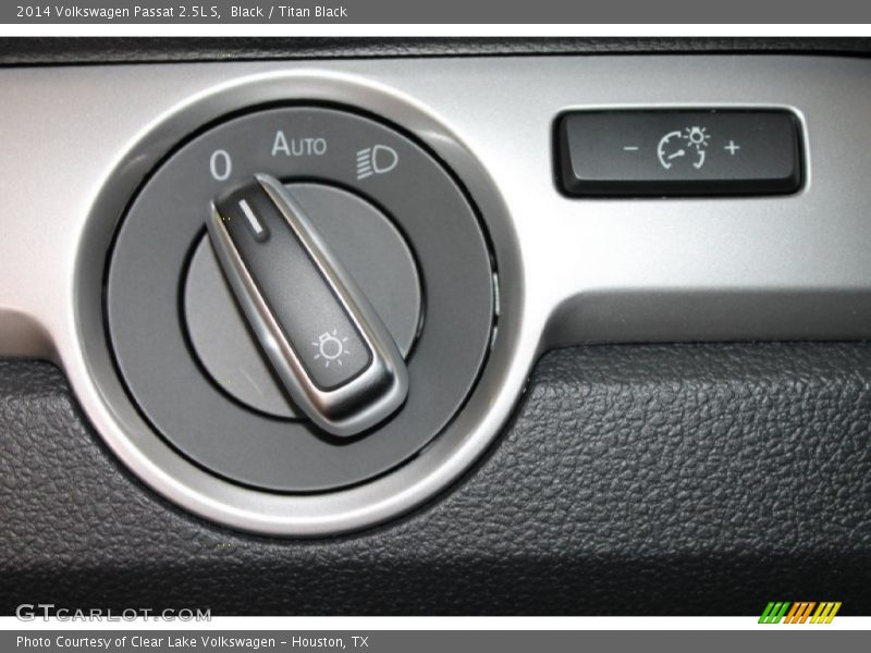 Black / Titan Black 2014 Volkswagen Passat 2.5L S