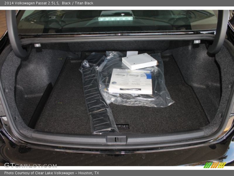 Black / Titan Black 2014 Volkswagen Passat 2.5L S