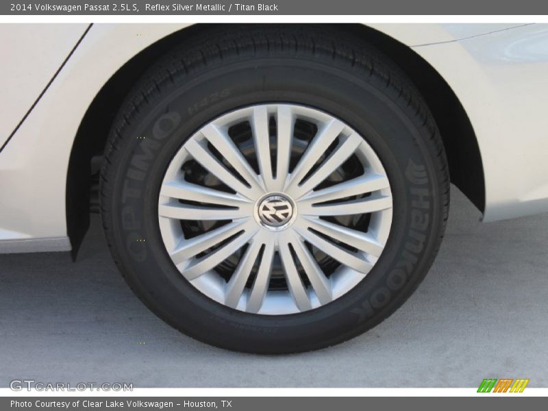 Reflex Silver Metallic / Titan Black 2014 Volkswagen Passat 2.5L S