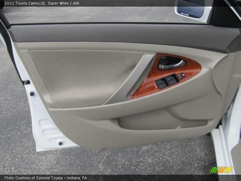 Super White / Ash 2011 Toyota Camry LE