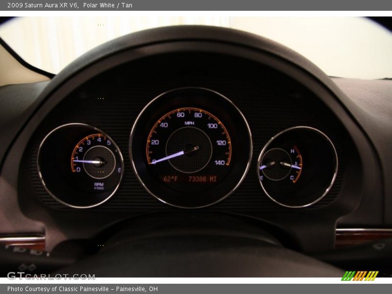 Polar White / Tan 2009 Saturn Aura XR V6