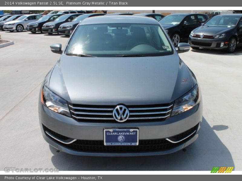 Platinum Gray Metallic / Titan Black 2014 Volkswagen Passat 2.5L SE