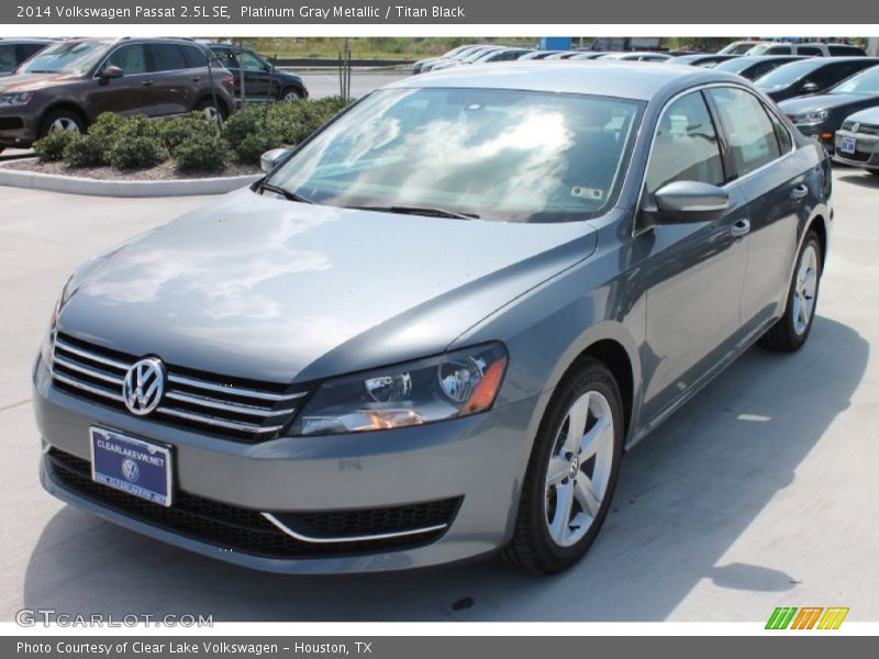Platinum Gray Metallic / Titan Black 2014 Volkswagen Passat 2.5L SE