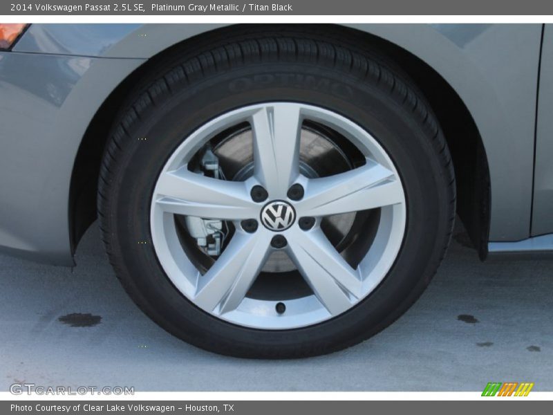 Platinum Gray Metallic / Titan Black 2014 Volkswagen Passat 2.5L SE