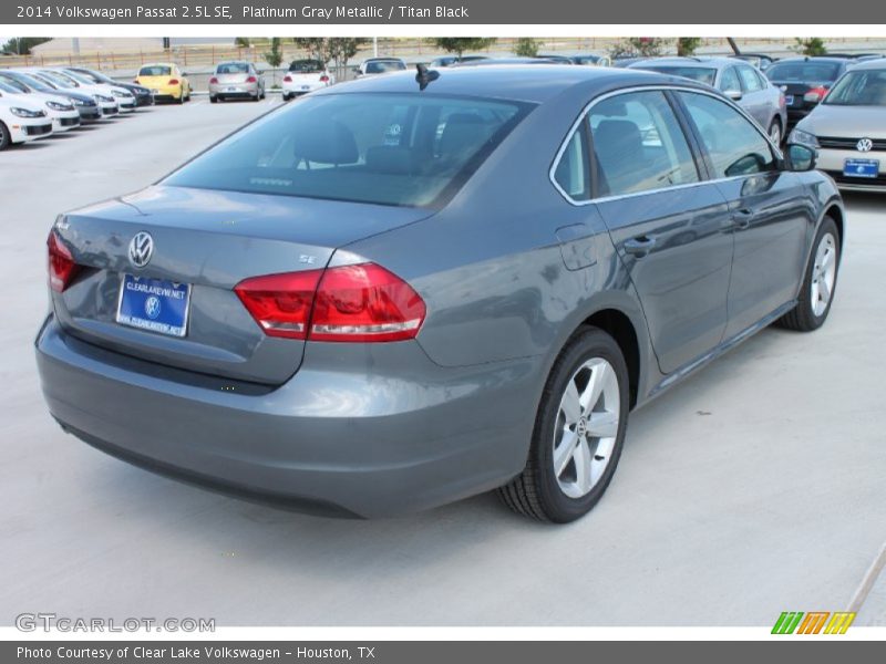 Platinum Gray Metallic / Titan Black 2014 Volkswagen Passat 2.5L SE