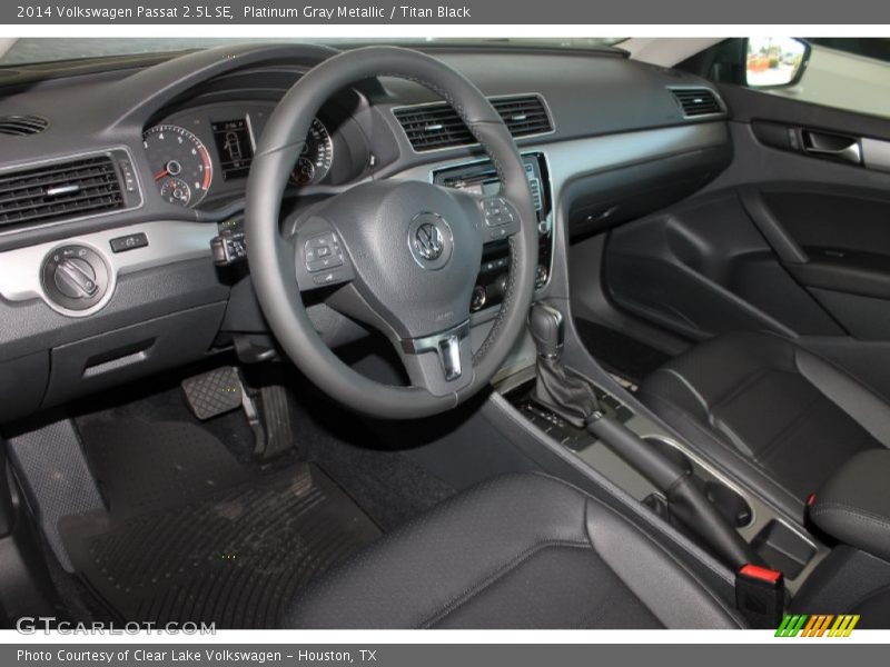 Platinum Gray Metallic / Titan Black 2014 Volkswagen Passat 2.5L SE