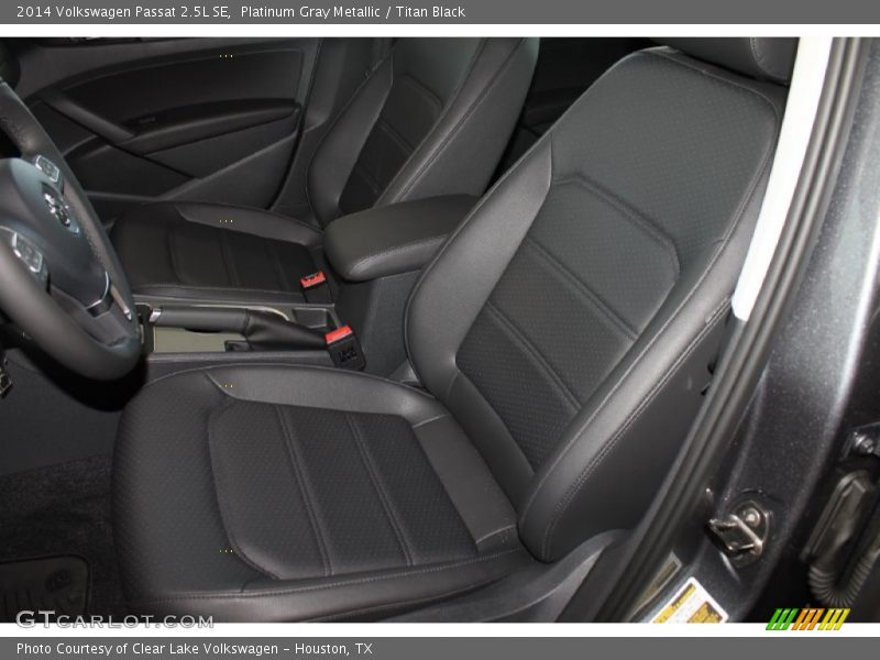 Platinum Gray Metallic / Titan Black 2014 Volkswagen Passat 2.5L SE