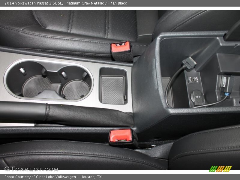 Platinum Gray Metallic / Titan Black 2014 Volkswagen Passat 2.5L SE