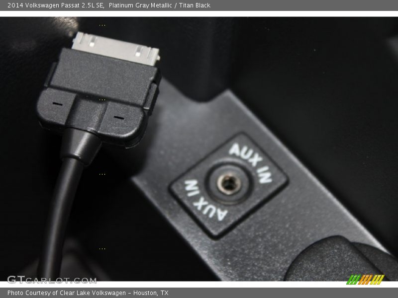 Platinum Gray Metallic / Titan Black 2014 Volkswagen Passat 2.5L SE
