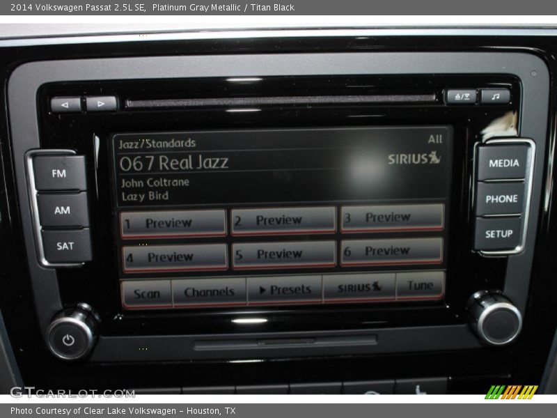 Platinum Gray Metallic / Titan Black 2014 Volkswagen Passat 2.5L SE
