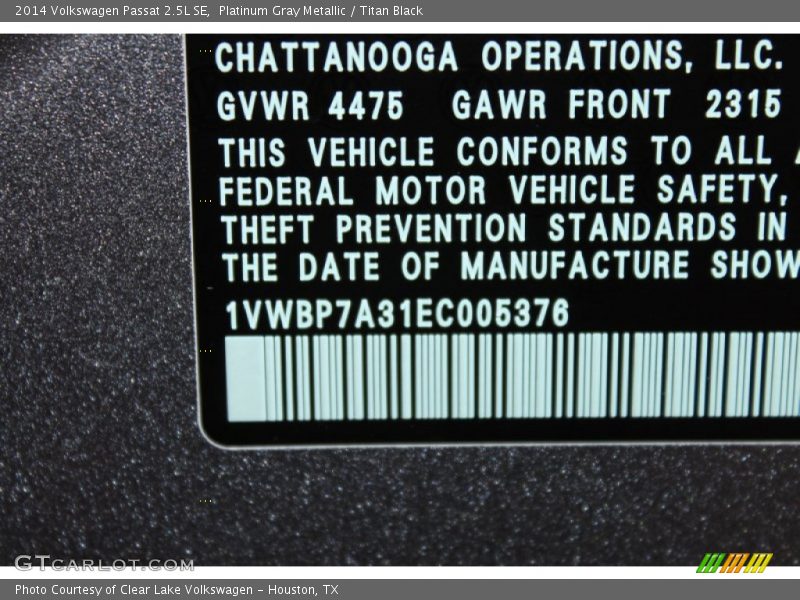 Platinum Gray Metallic / Titan Black 2014 Volkswagen Passat 2.5L SE
