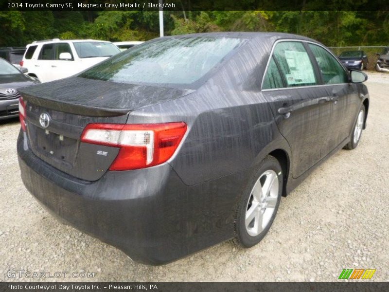 Magnetic Gray Metallic / Black/Ash 2014 Toyota Camry SE