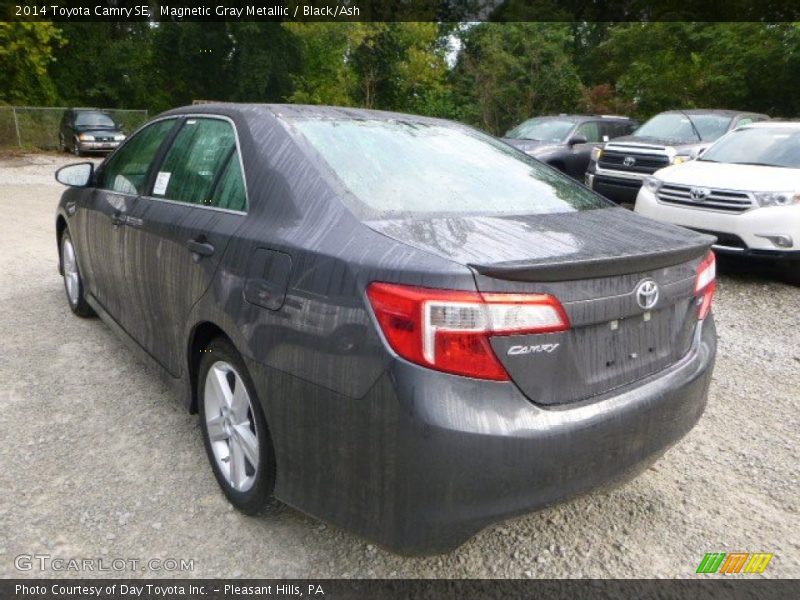 Magnetic Gray Metallic / Black/Ash 2014 Toyota Camry SE