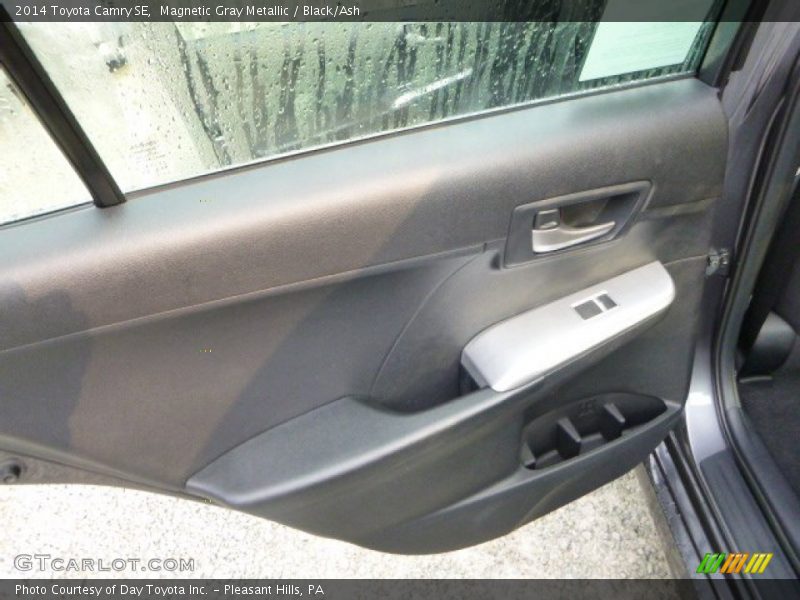 Magnetic Gray Metallic / Black/Ash 2014 Toyota Camry SE