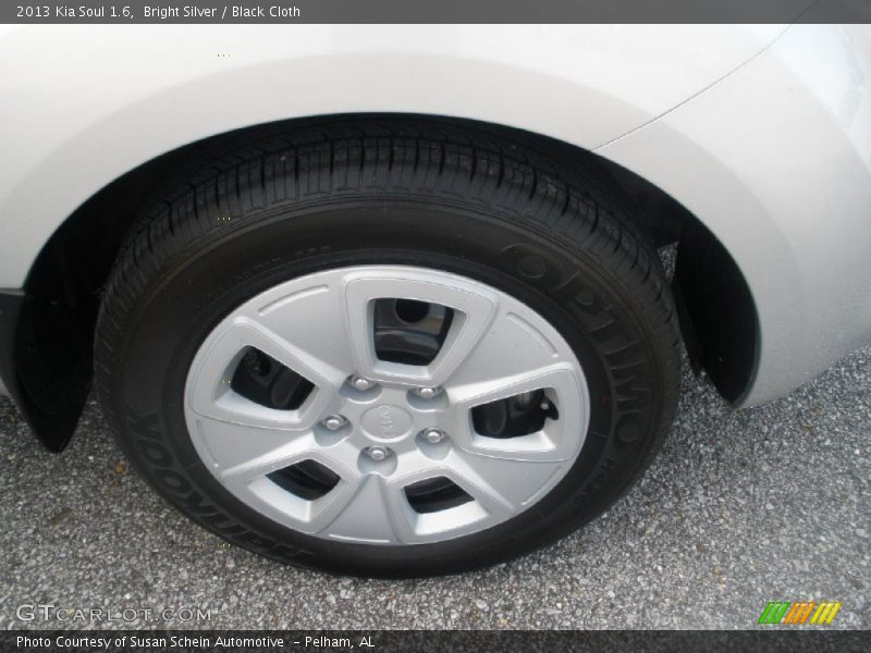 Bright Silver / Black Cloth 2013 Kia Soul 1.6