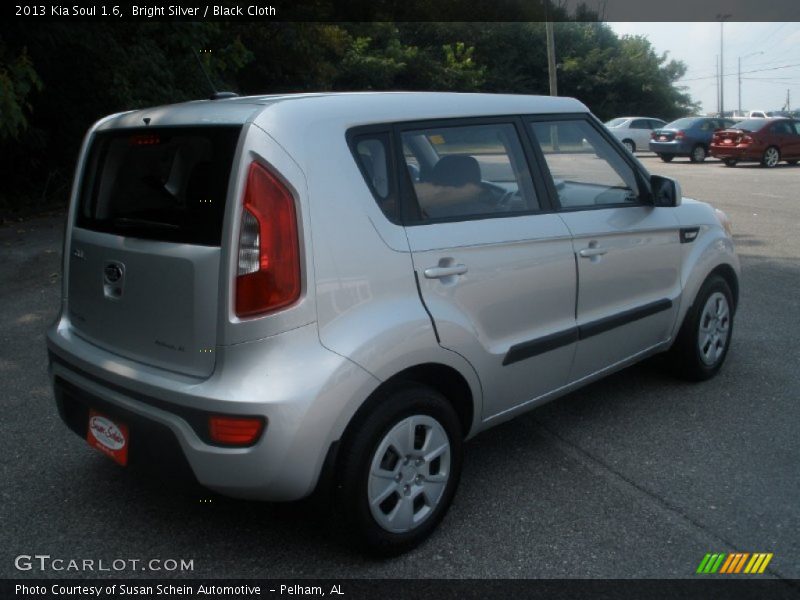 Bright Silver / Black Cloth 2013 Kia Soul 1.6