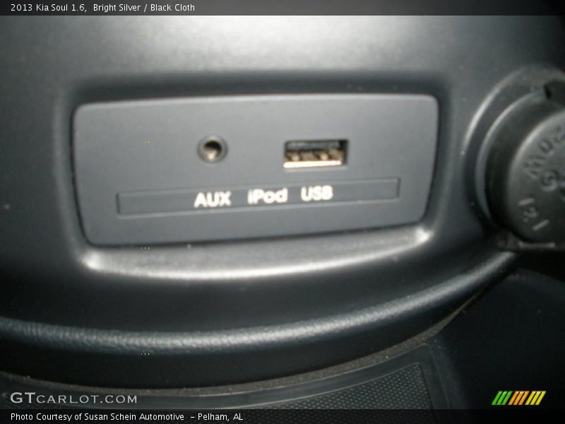 Bright Silver / Black Cloth 2013 Kia Soul 1.6