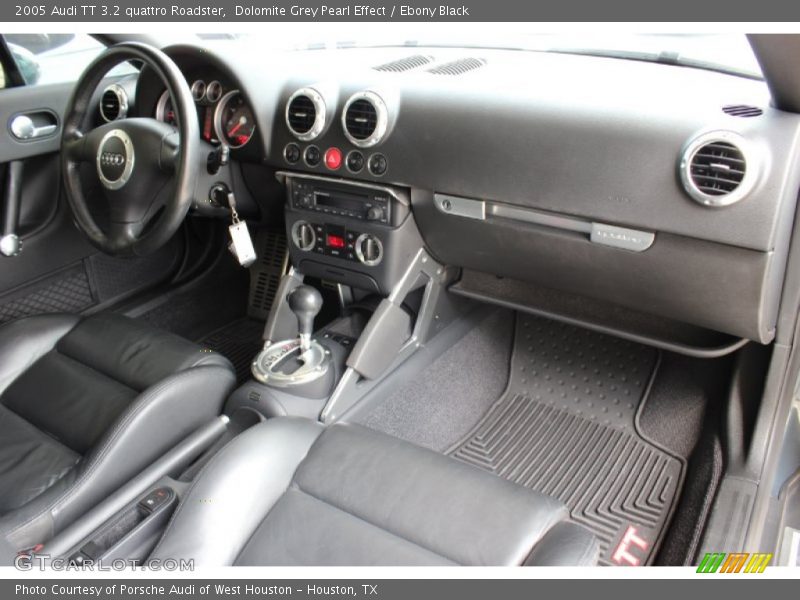 Dashboard of 2005 TT 3.2 quattro Roadster