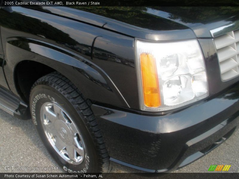 Black Raven / Shale 2005 Cadillac Escalade EXT AWD