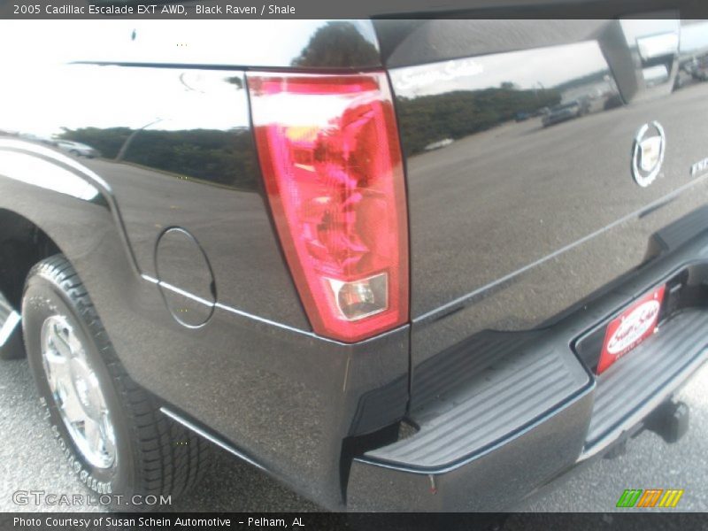 Black Raven / Shale 2005 Cadillac Escalade EXT AWD