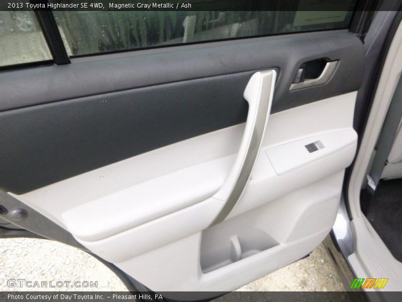 Magnetic Gray Metallic / Ash 2013 Toyota Highlander SE 4WD