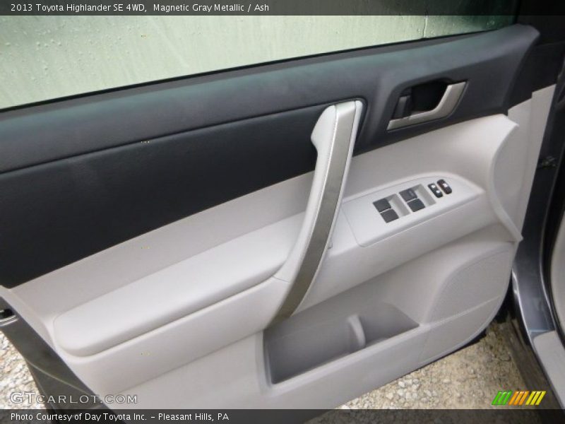 Magnetic Gray Metallic / Ash 2013 Toyota Highlander SE 4WD
