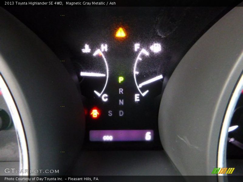 Magnetic Gray Metallic / Ash 2013 Toyota Highlander SE 4WD
