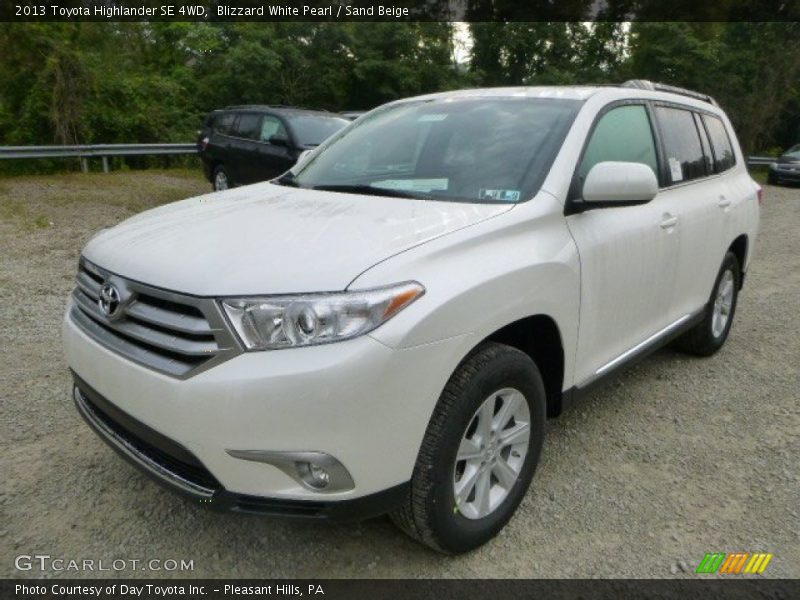 Blizzard White Pearl / Sand Beige 2013 Toyota Highlander SE 4WD