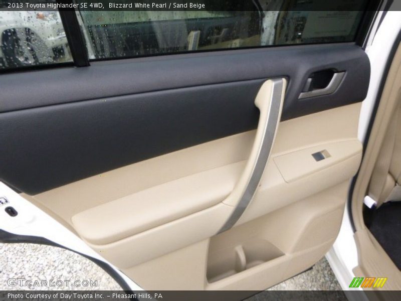 Blizzard White Pearl / Sand Beige 2013 Toyota Highlander SE 4WD