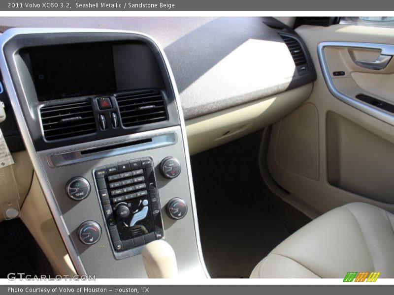 Seashell Metallic / Sandstone Beige 2011 Volvo XC60 3.2