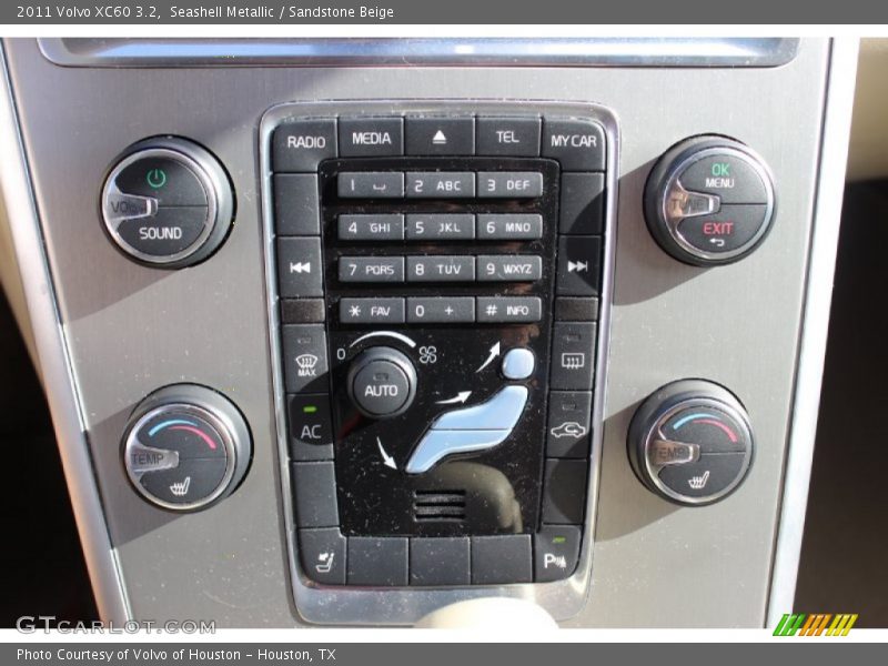 Seashell Metallic / Sandstone Beige 2011 Volvo XC60 3.2