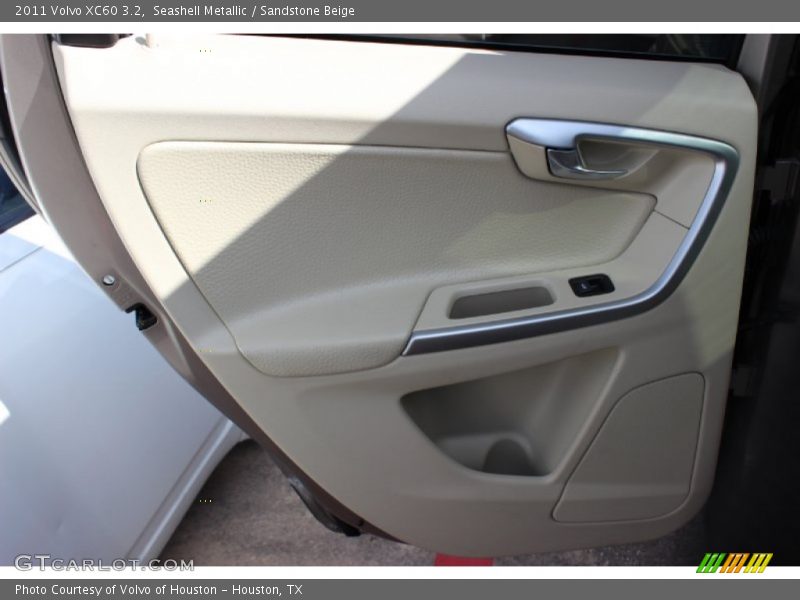 Seashell Metallic / Sandstone Beige 2011 Volvo XC60 3.2