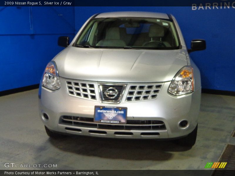 Silver Ice / Gray 2009 Nissan Rogue S