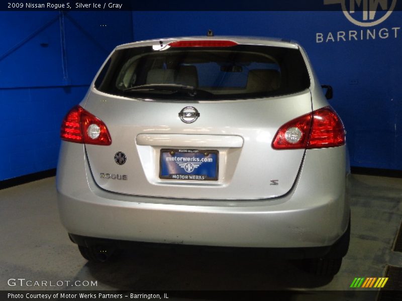 Silver Ice / Gray 2009 Nissan Rogue S