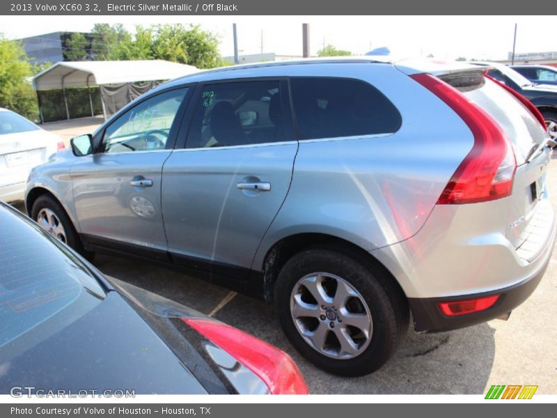 Electric Silver Metallic / Off Black 2013 Volvo XC60 3.2