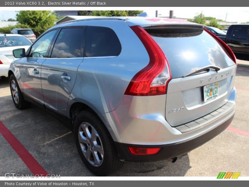 Electric Silver Metallic / Off Black 2013 Volvo XC60 3.2