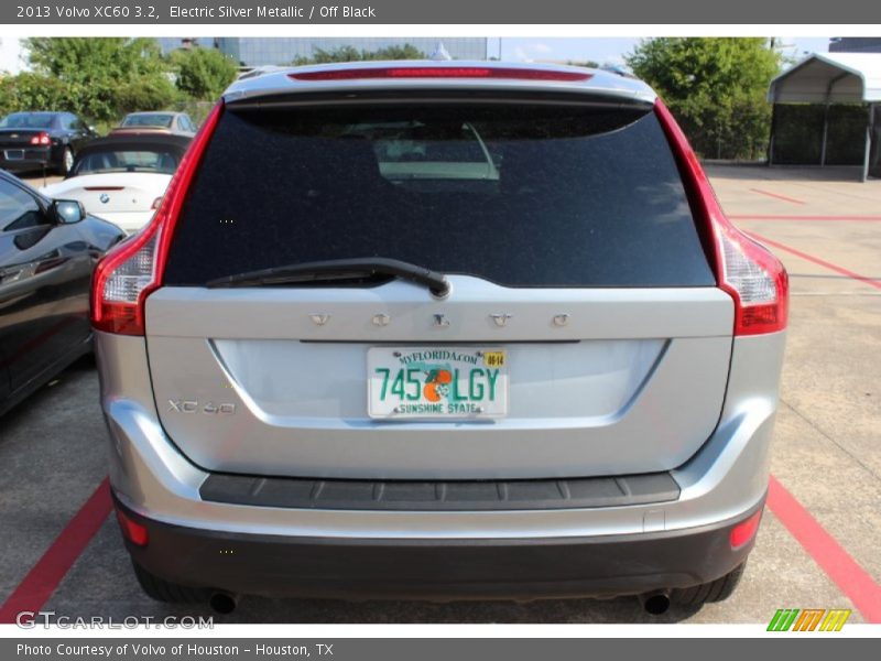 Electric Silver Metallic / Off Black 2013 Volvo XC60 3.2