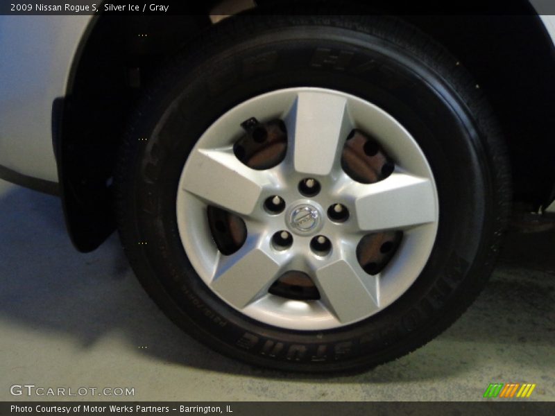 Silver Ice / Gray 2009 Nissan Rogue S